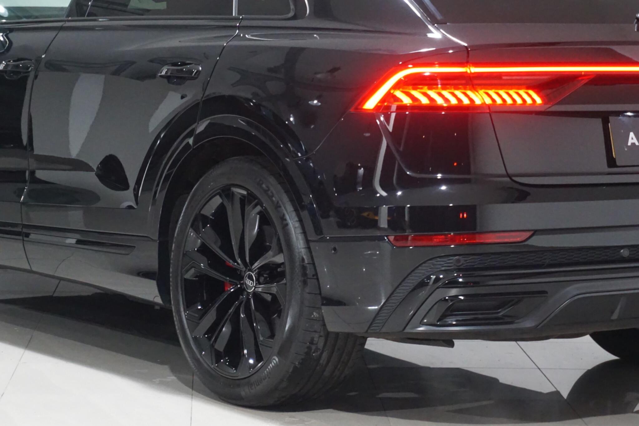 Audi Q8 3.0 TFSI V6 55 Black Edition SUV 5dr Petrol Tiptronic quattro Euro 6 (s/s) (340 ps)